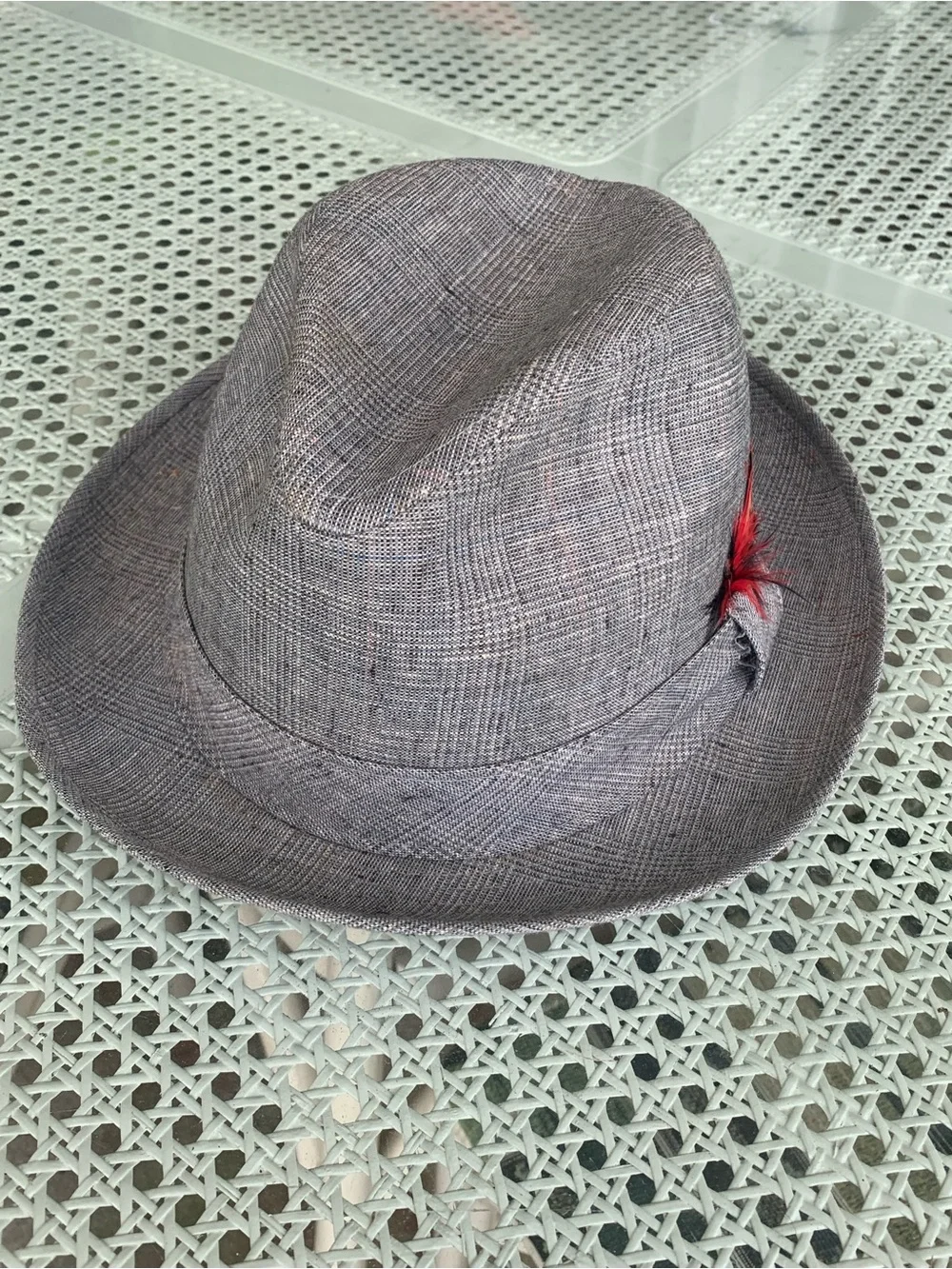 Vintage 50s 60s Men's Grey Fedora Hat with Red Feather Accent Large